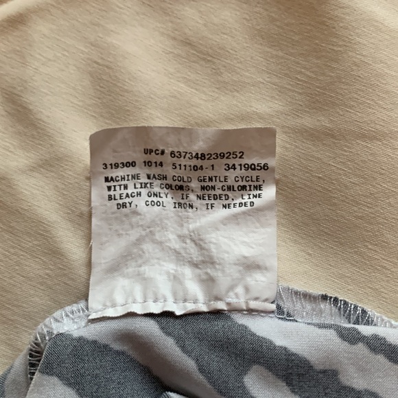 3/4 length sleeve top - Picture 4 of 4